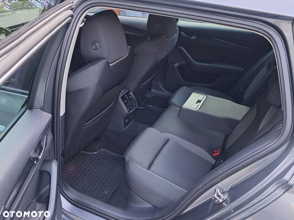 Skoda Octavia 2.0 TDI DSG Exclusive - 35