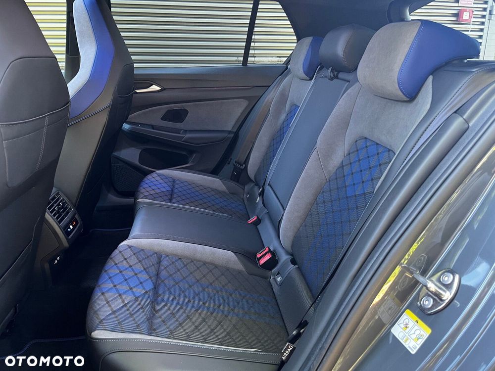Volkswagen Golf - 17