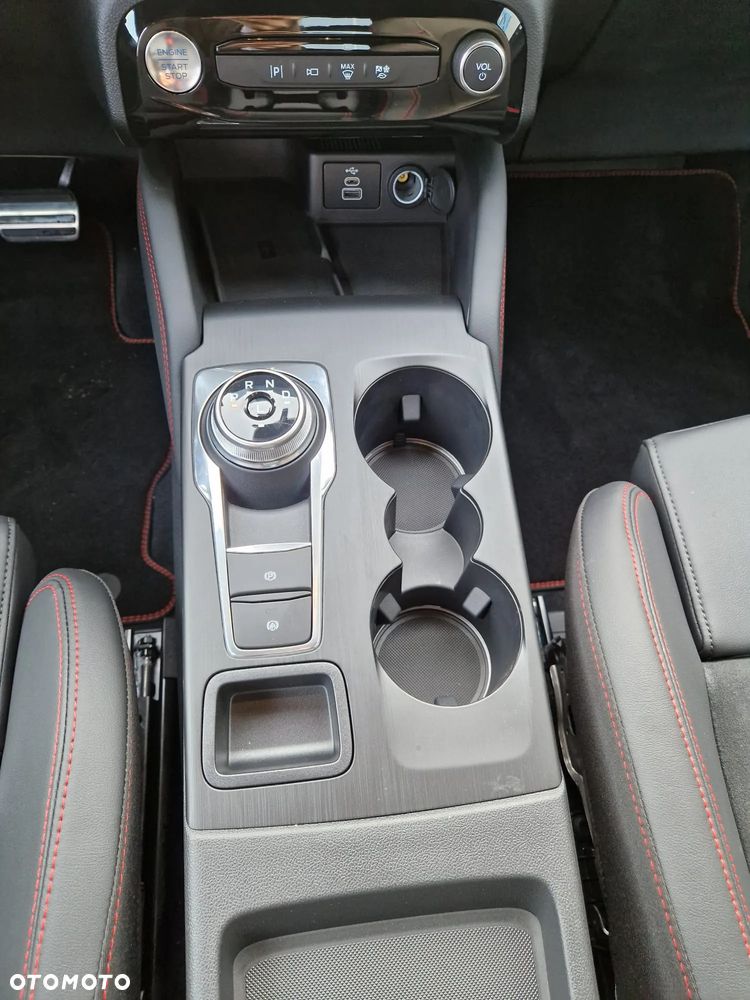 Ford Kuga 2.5 FHEV AWD ST-Line X - 11