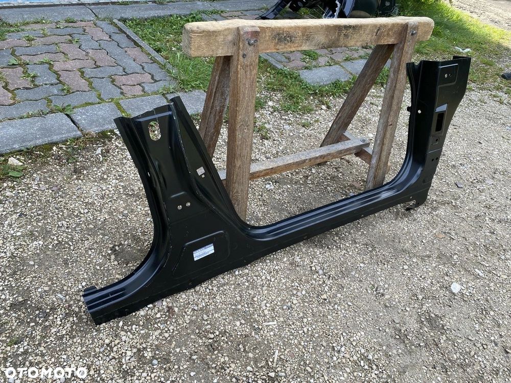 PRÓG PRAWY NISSAN JUKE I F15 NOWY ORYGINALNY G6410-1KAMA - 3