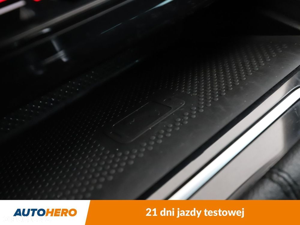 Volkswagen Passat - 27