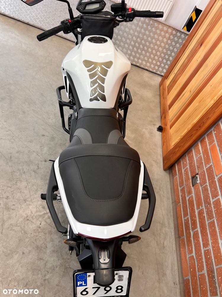 Kawasaki ER - 16
