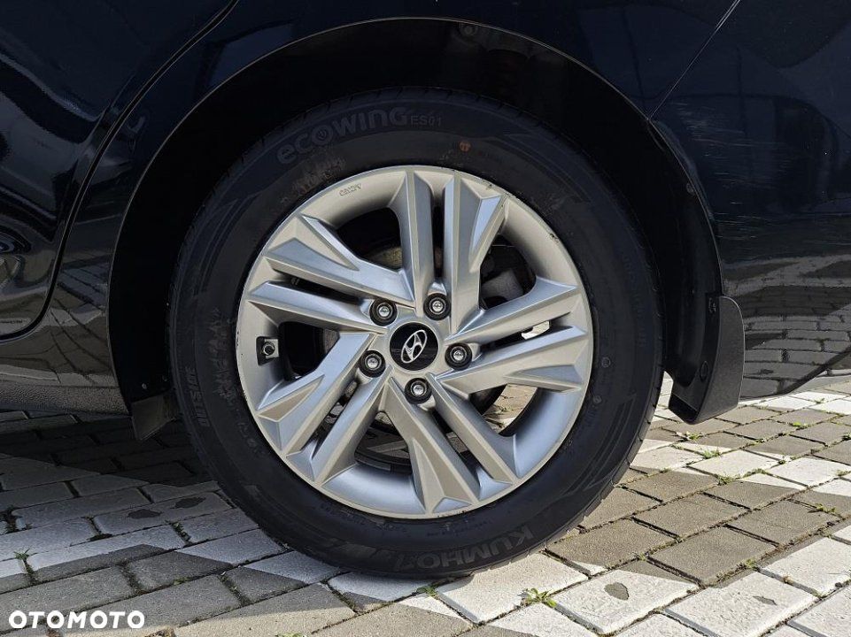 Hyundai Elantra - 9