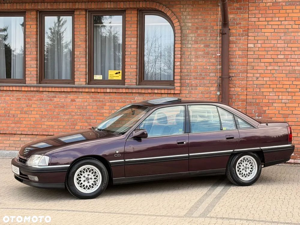 Opel Omega 2.6i CD Diamond - 10