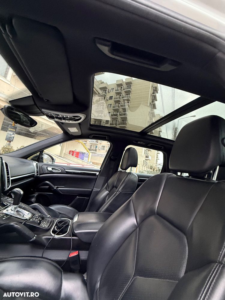 Porsche Cayenne - 4
