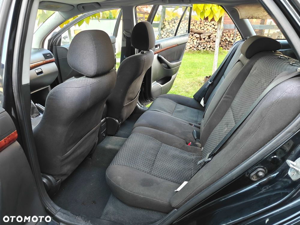 Toyota Avensis - 7