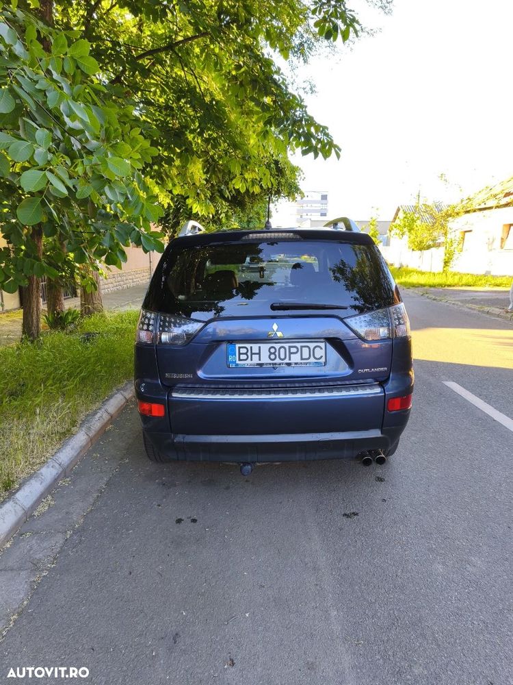 Mitsubishi Outlander 2.2 DI-D NAVI Instyle - 6