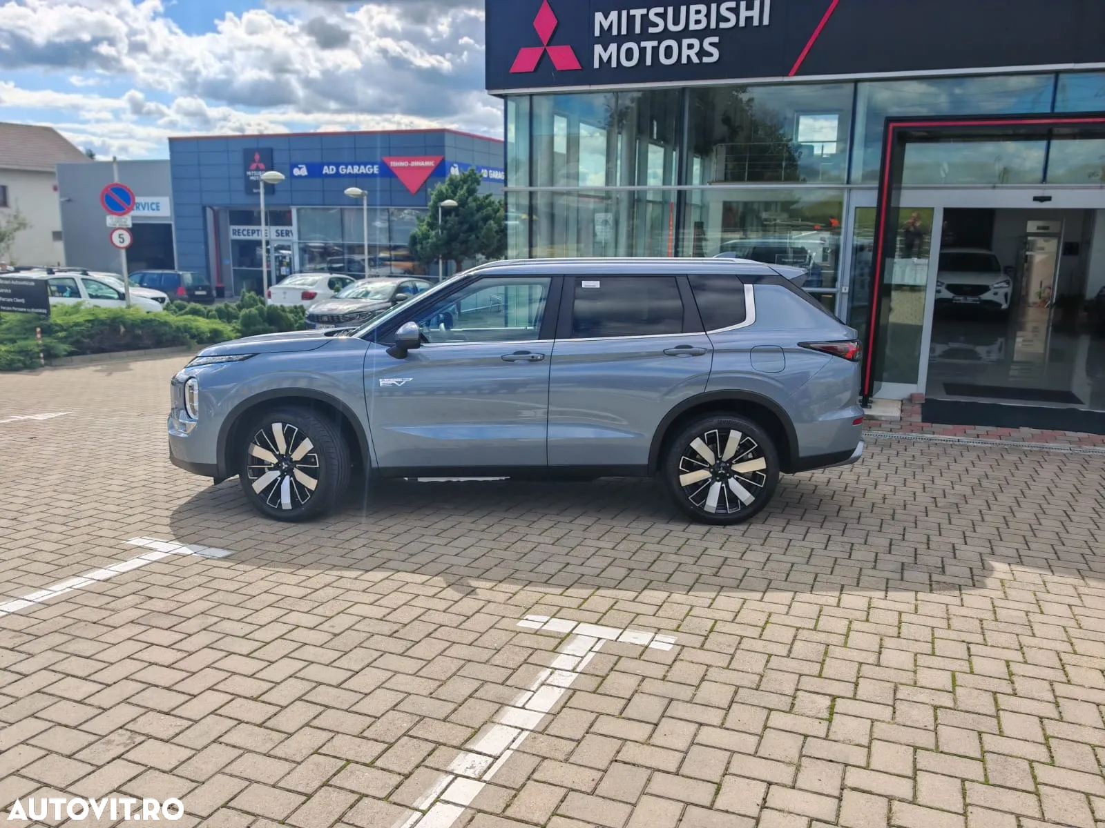 Mitsubishi Outlander 2.4 4WD Plug-In Hybrid - 6