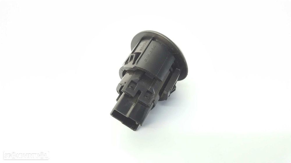 INSERIR INTERRUPTOR DE PARADA FORD FOCUS LIM. ST-LINE - 5