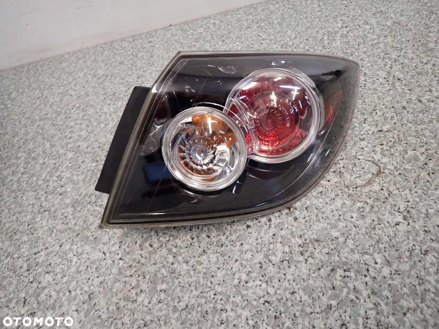 MAZDA 3 MAZDA3 HB 06- LAMPA TYLNA PRAWA LIFT - 1