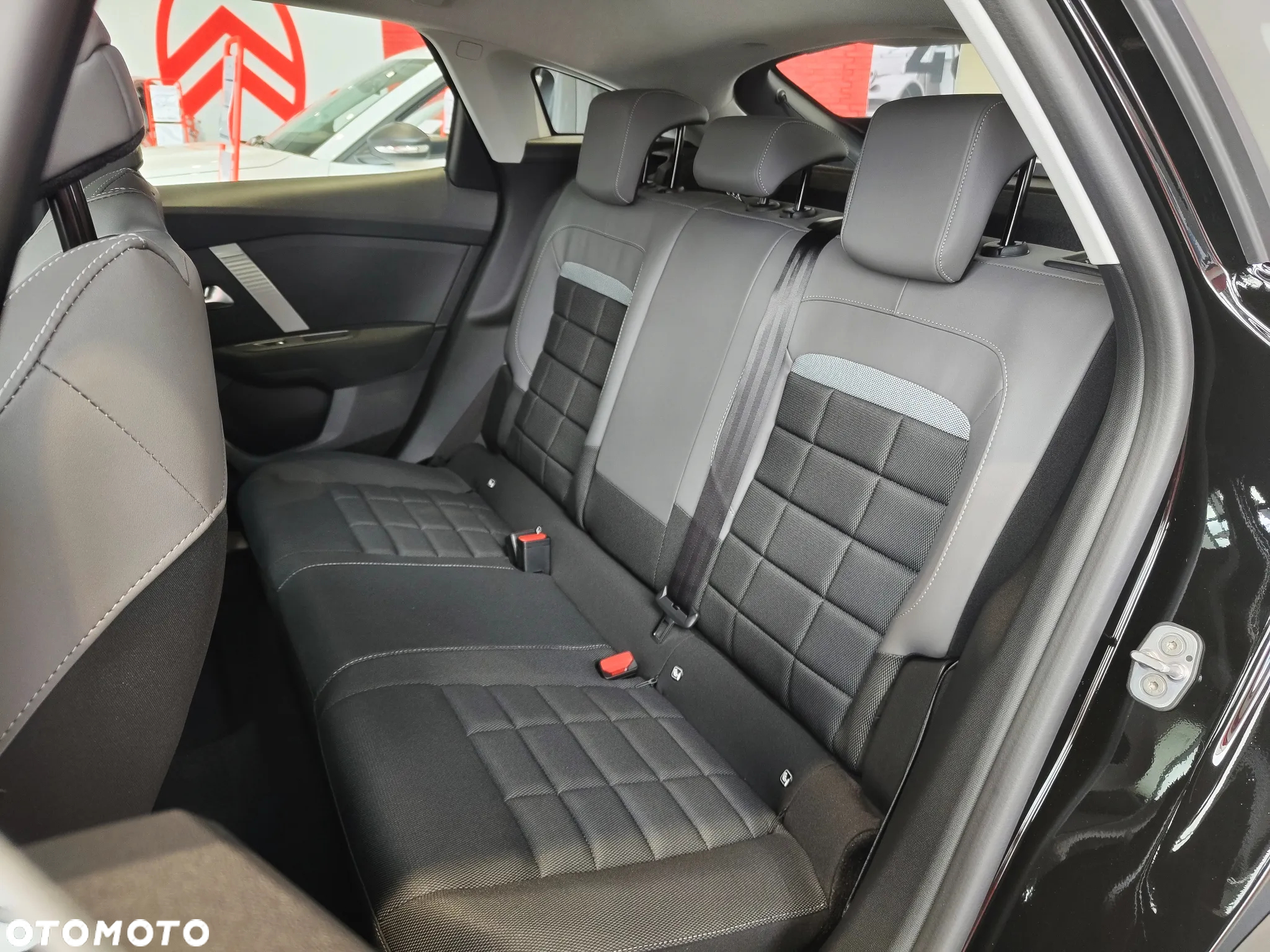 Citroën C4 1.2 mHEV Plus eDCT6 - 19
