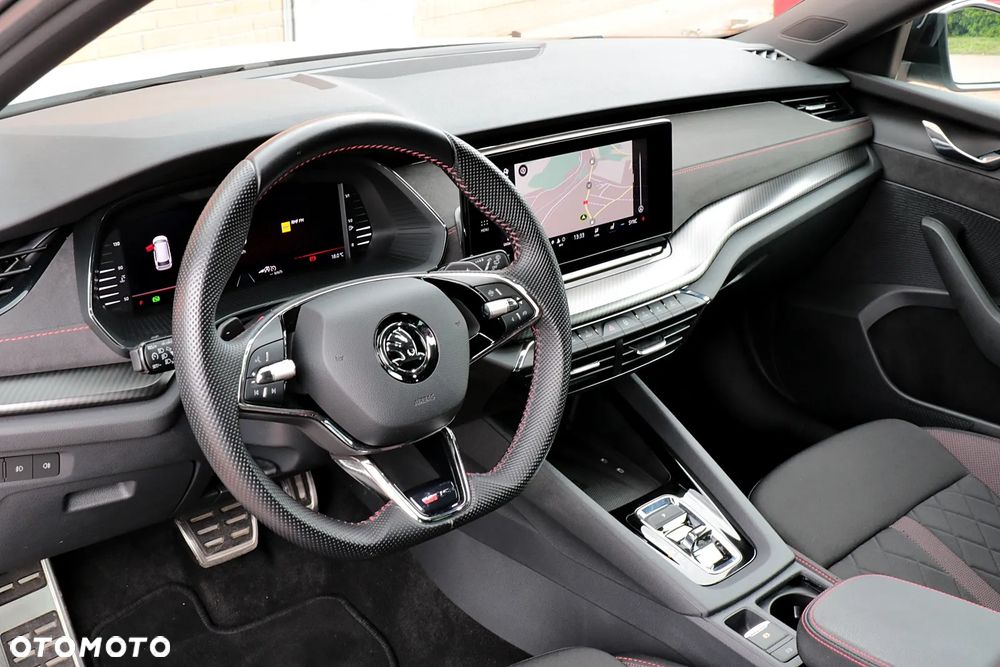 Skoda Octavia 2.0 TDI DSG RS - 23