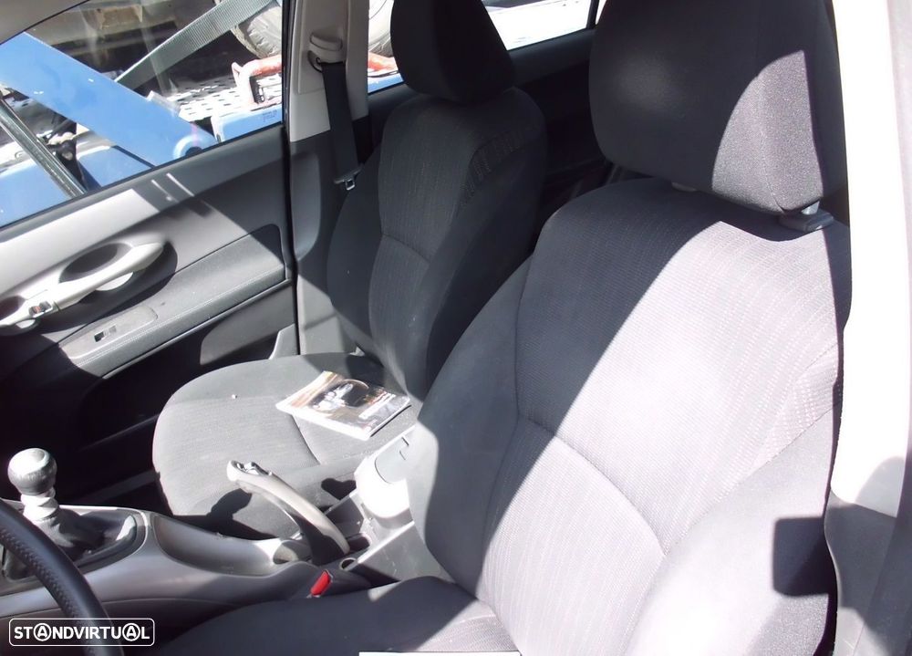 Peças Toyota Auris  Híbrido 2012 - 17