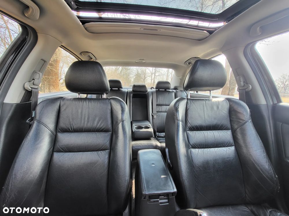 Honda Accord 2.0 Executive - 11