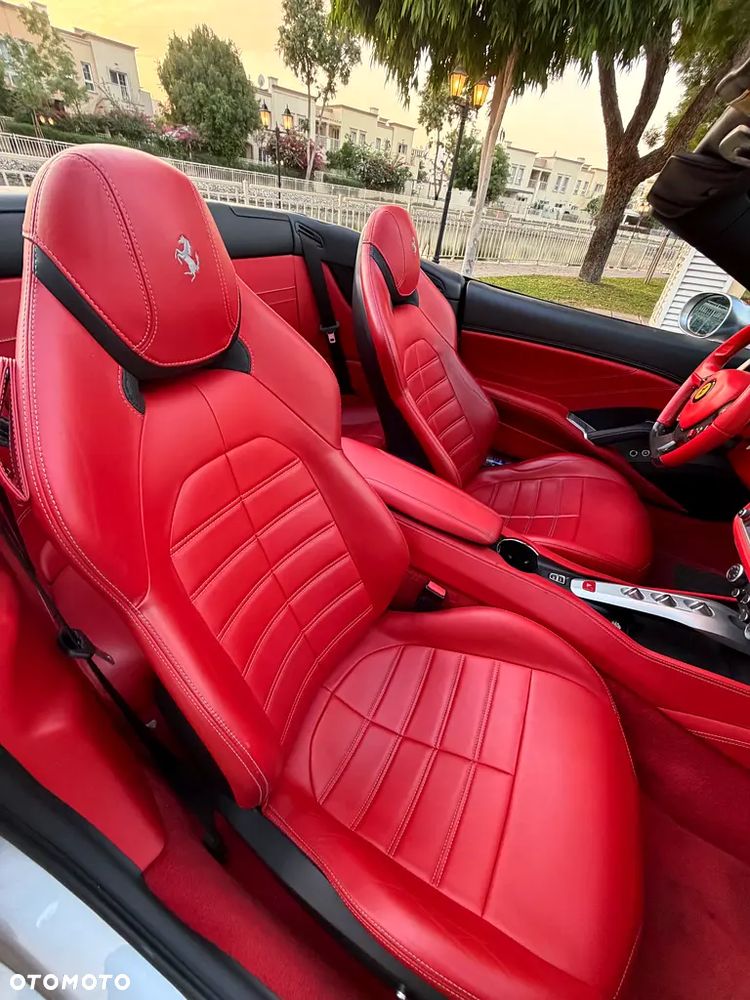 Ferrari California T - 15