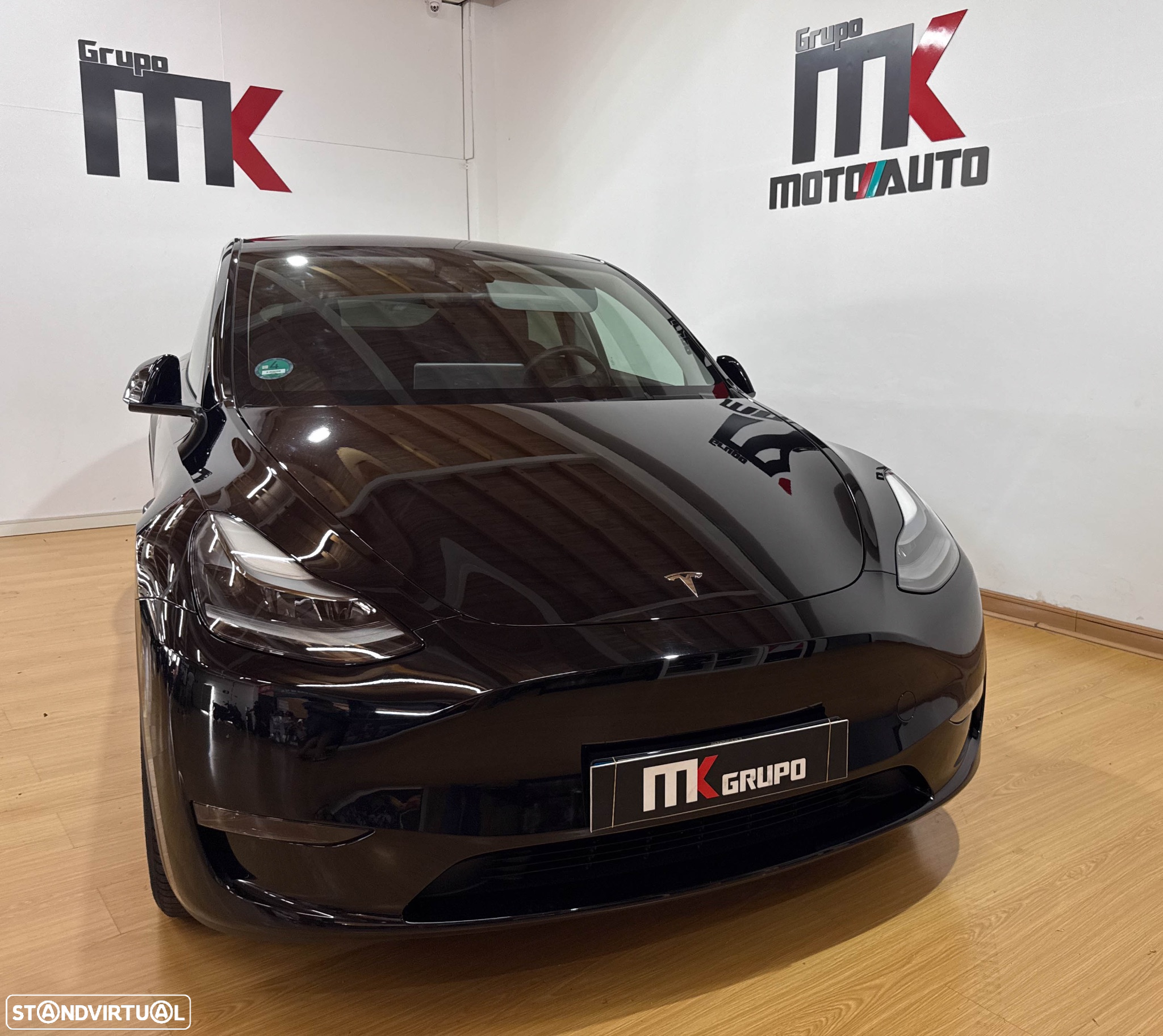 Tesla Model Y Performance Dual Motor AWD - 13