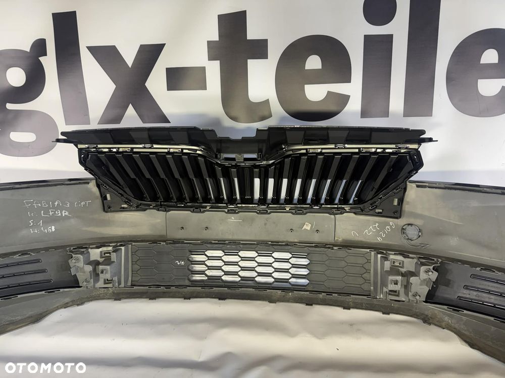 Skoda Fabia III Lift Zderzak Przód Przedni LF9R 6V0807221F 2018-2021 - 11