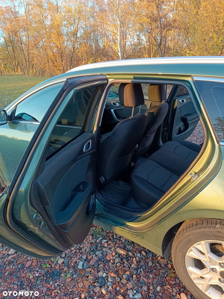 Kia Ceed 1.5 T-GDI M - 11