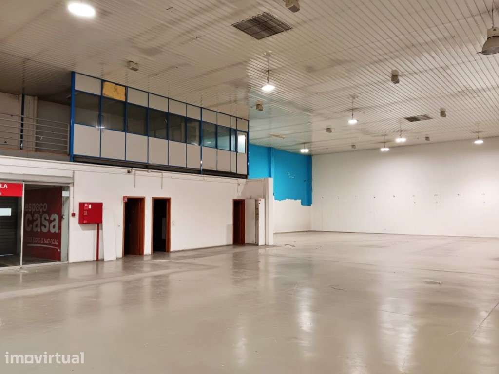 Lojas e escritórios junto ao Auchan Maia - Grande imagem: 4/7