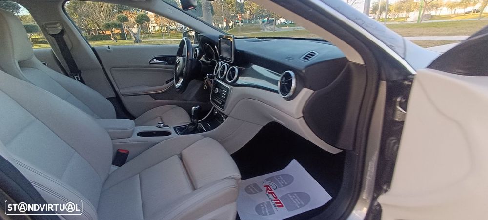 Mercedes-Benz CLA 180 d Shooting Brake - 13