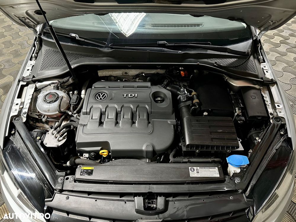 Volkswagen Golf 1.6 BlueTDI Comfortline - 12