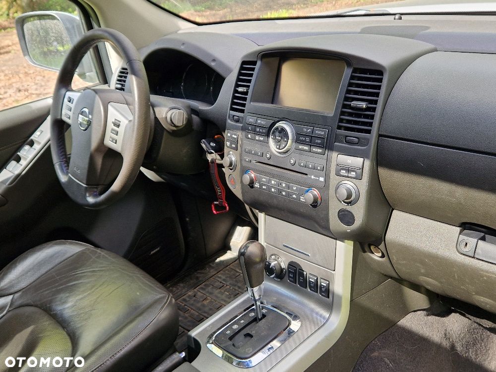 Nissan Navara 3.0 D V6 Platinum Long EU5 - 5