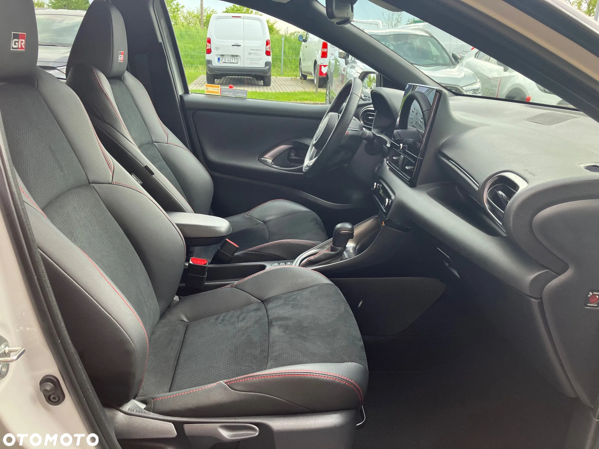 Toyota Yaris Hybrid 1.5 GR Sport - 18