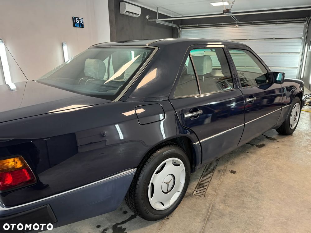 Mercedes-Benz W124 (1984-1993) - 18