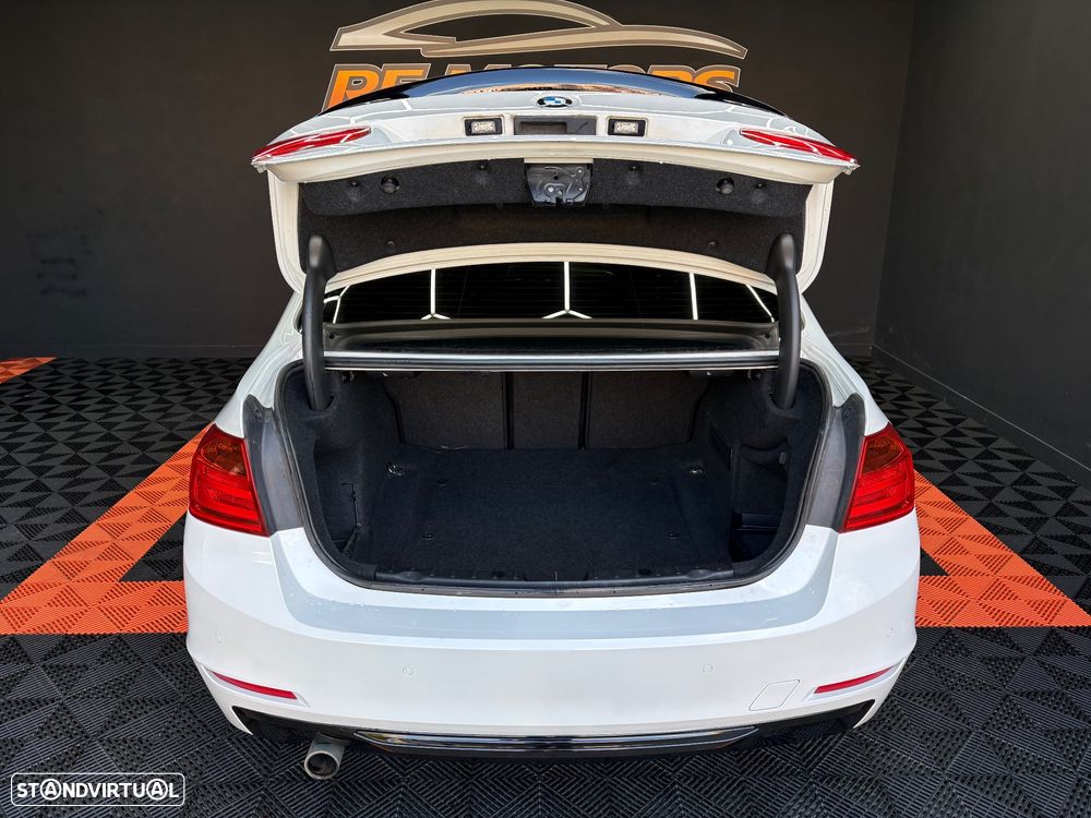 BMW 320 d Efficient Dynamic Edition Modern Line - 30