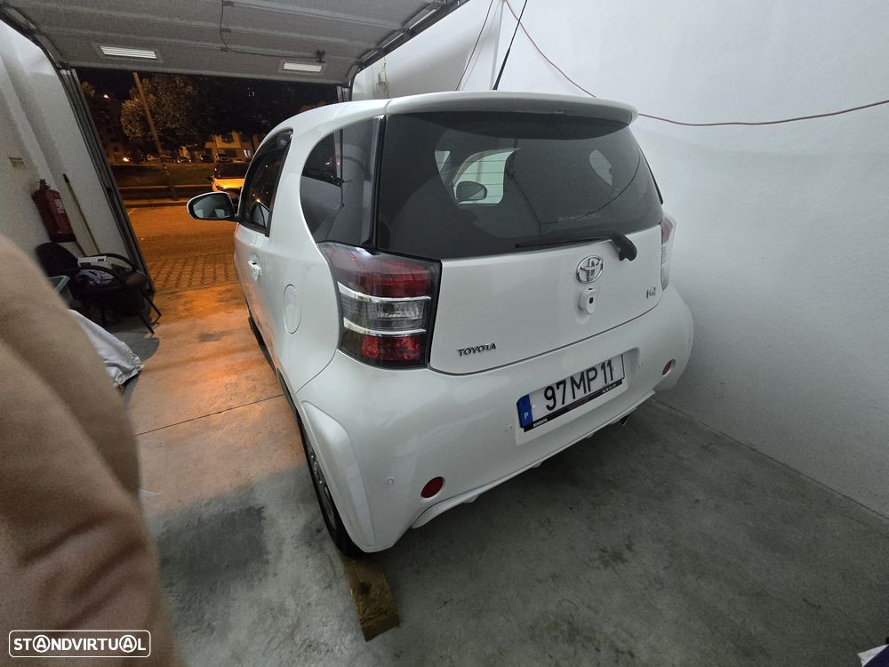 Toyota iQ 1.4 D-4D 2 - 18