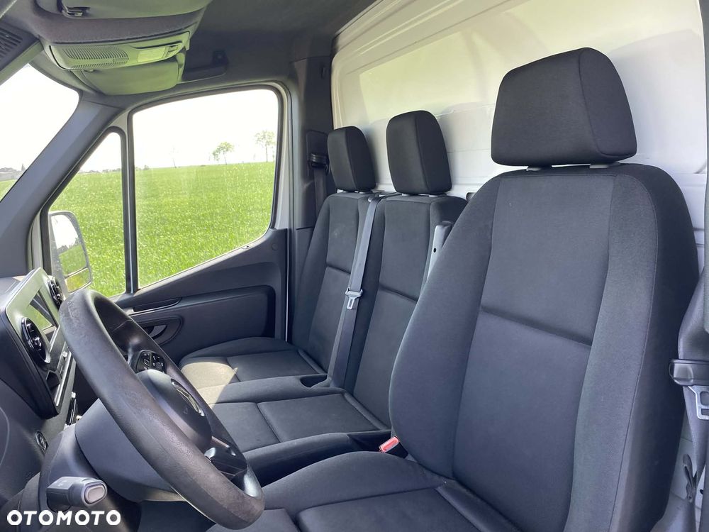 Mercedes-Benz Sprinter - 22