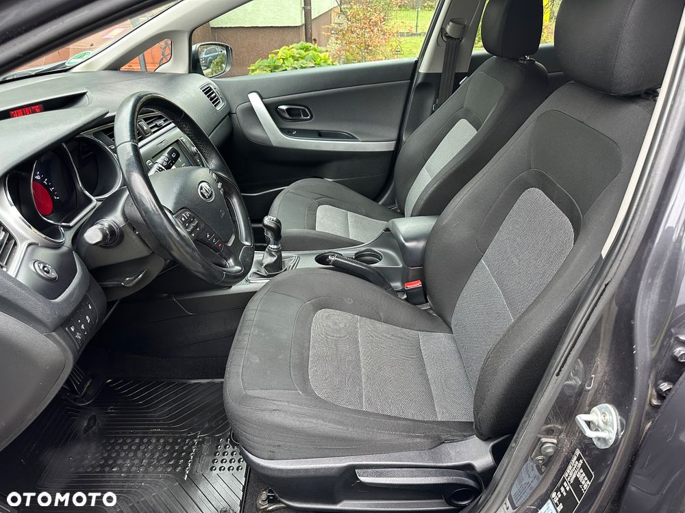 Kia Ceed 1.6 GDI ISG Dream-Team Edition - 19