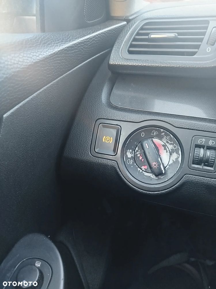 Volkswagen Passat 2.0 TDI DPF Trendline - 12