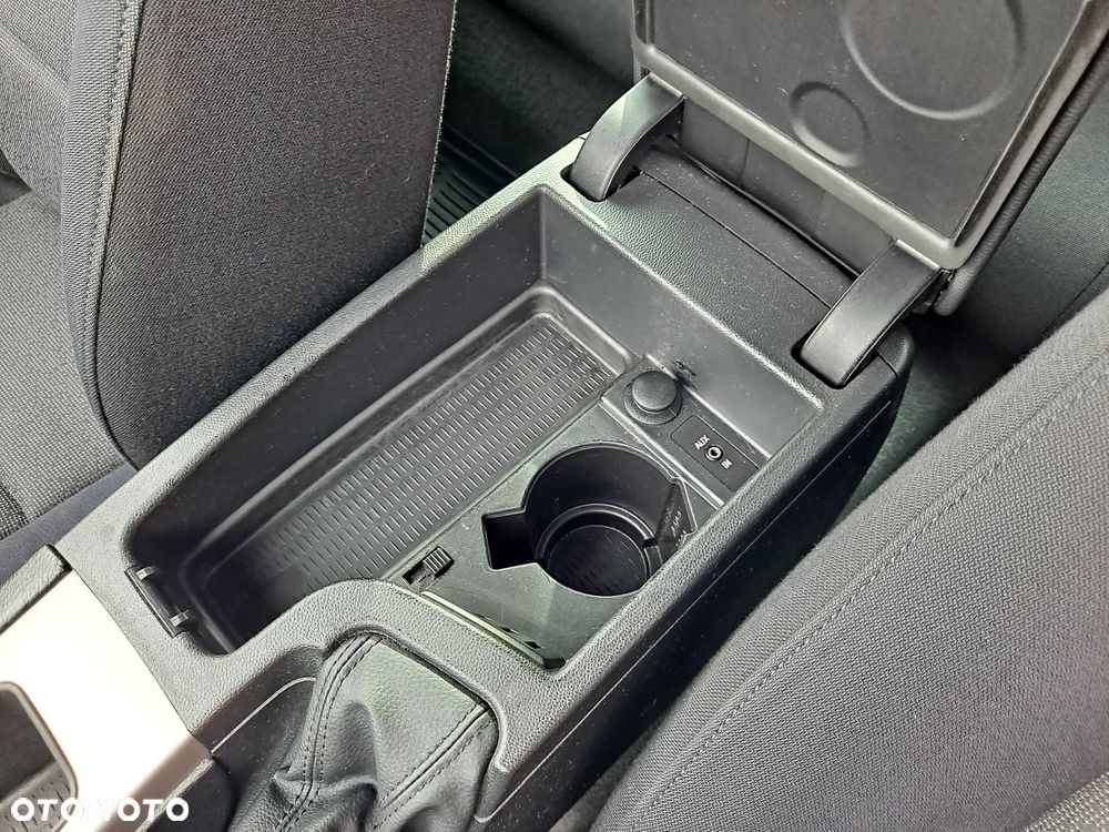 BMW Seria 3 320i - 25