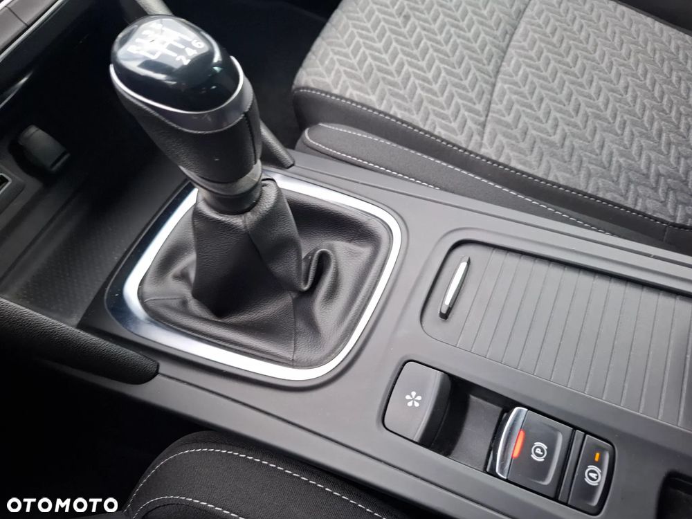 Renault Megane 1.5 Blue dCi Intens - 9