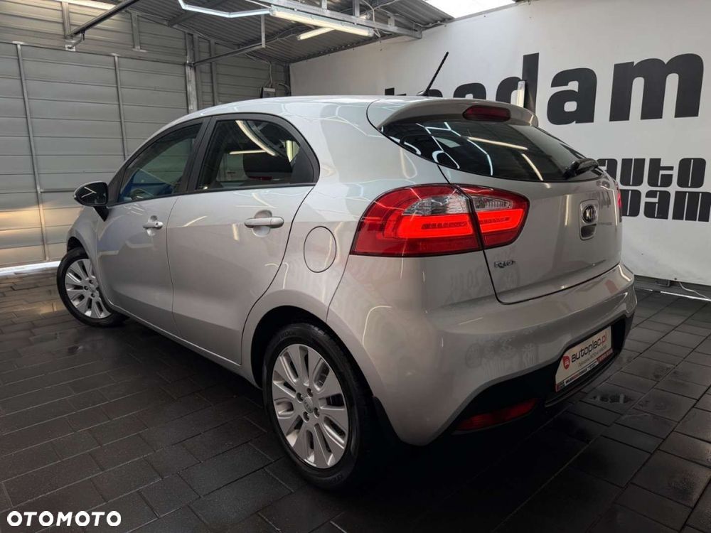 Kia Rio - 15