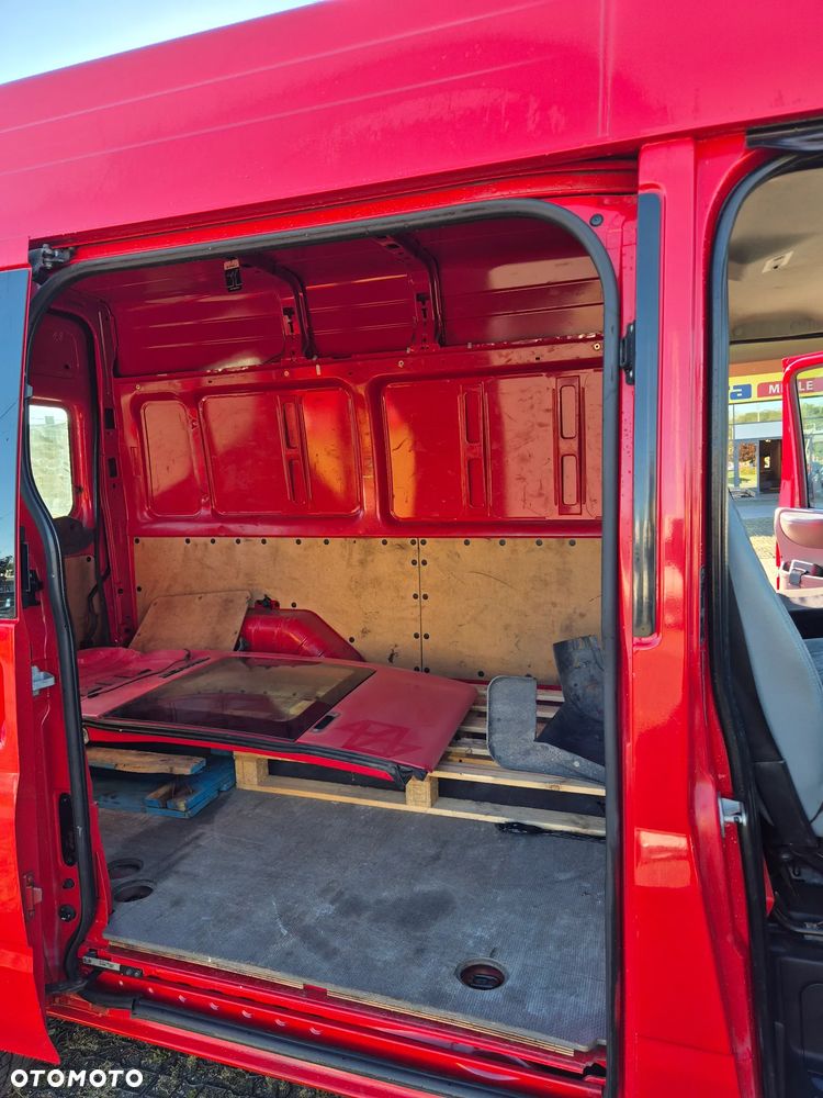 Ford Transit - 22