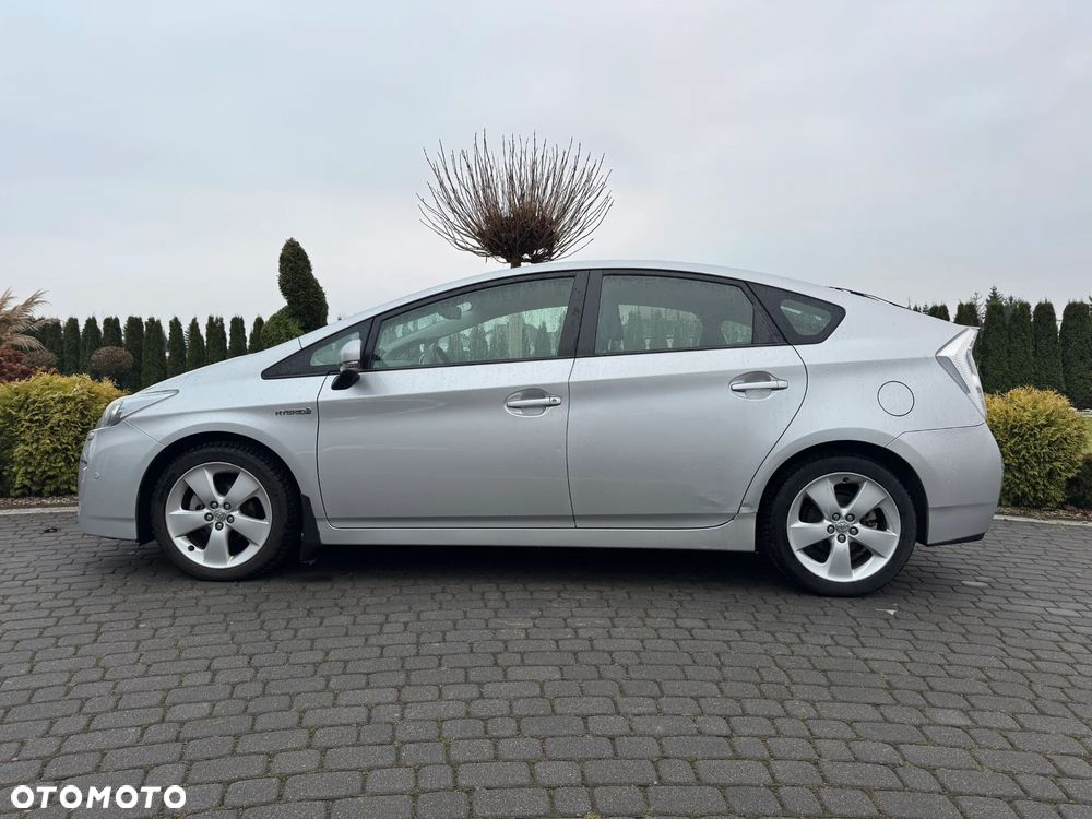 Toyota Prius (Hybrid) Comfort - 2