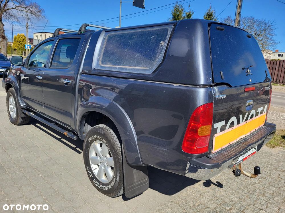 Toyota Hilux 3.0 D-4D Invincible - 3