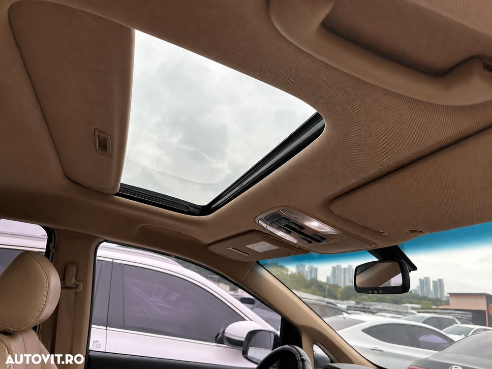 Kia Carnival - 9