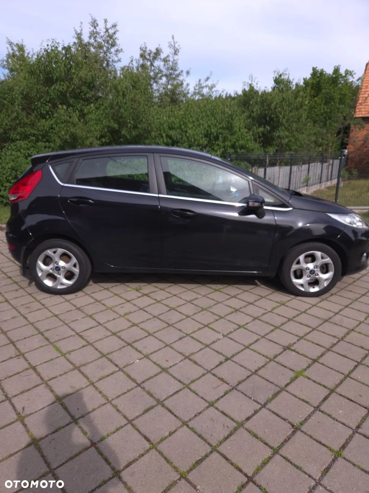 Ford Fiesta 1.6 TDCi DPF Ghia - 3