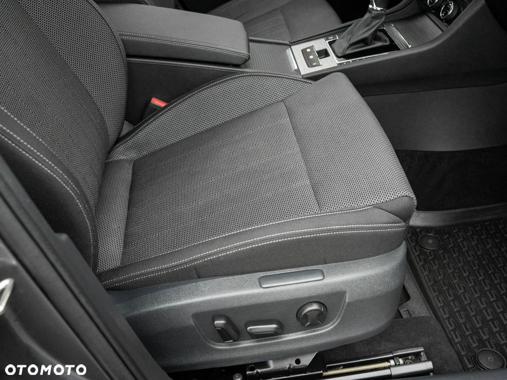 Skoda Superb 2.0 TDI SCR Style DSG - 32