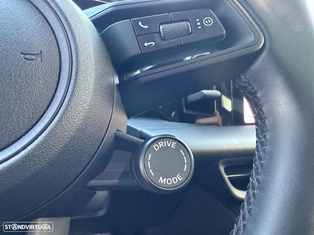 Porsche Macan Electric 4 - 22