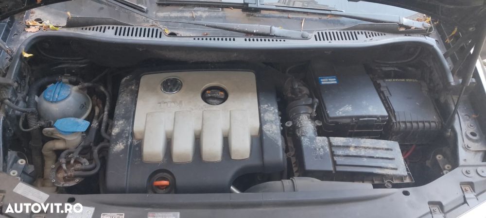 Volkswagen Touran - 2