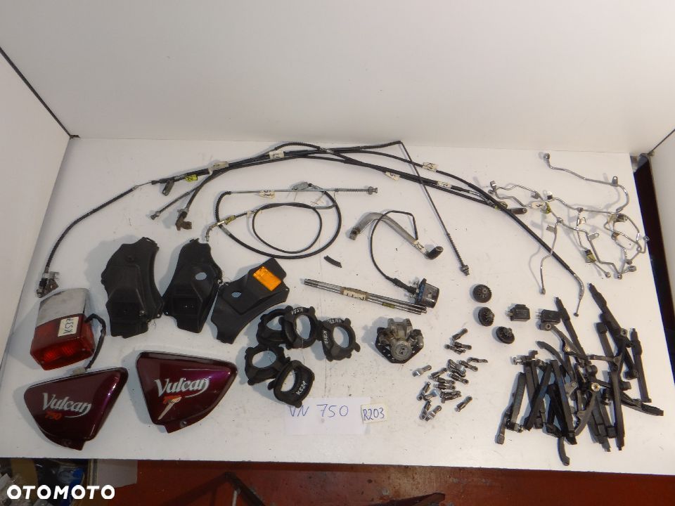 VN 750 Vulcan lampa tył ślizg rozrządu boczek guma walu dźwigienki zaworowe ciegno hamulca R203 - 1