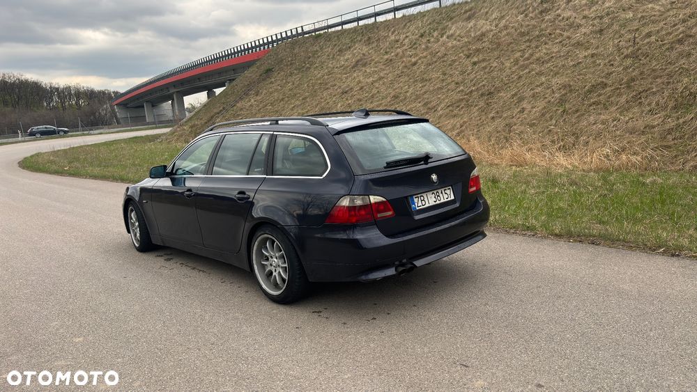 BMW Seria 5 525d - 5