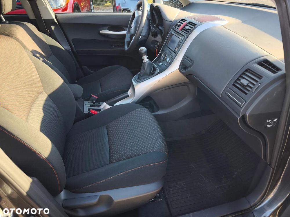 Toyota Auris 1.6 Luna - 18