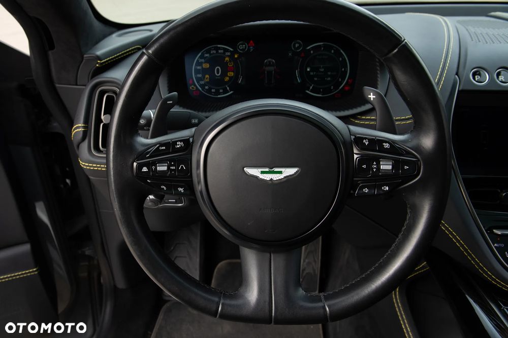 Aston Martin DBX - 29