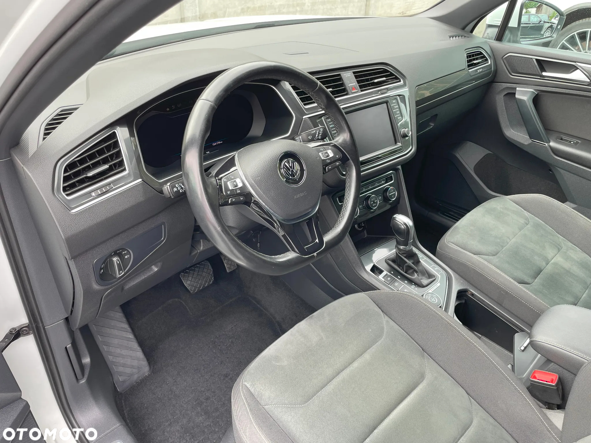 Volkswagen Tiguan 2.0 TDI 4Mot Sport&Style DSG - 23