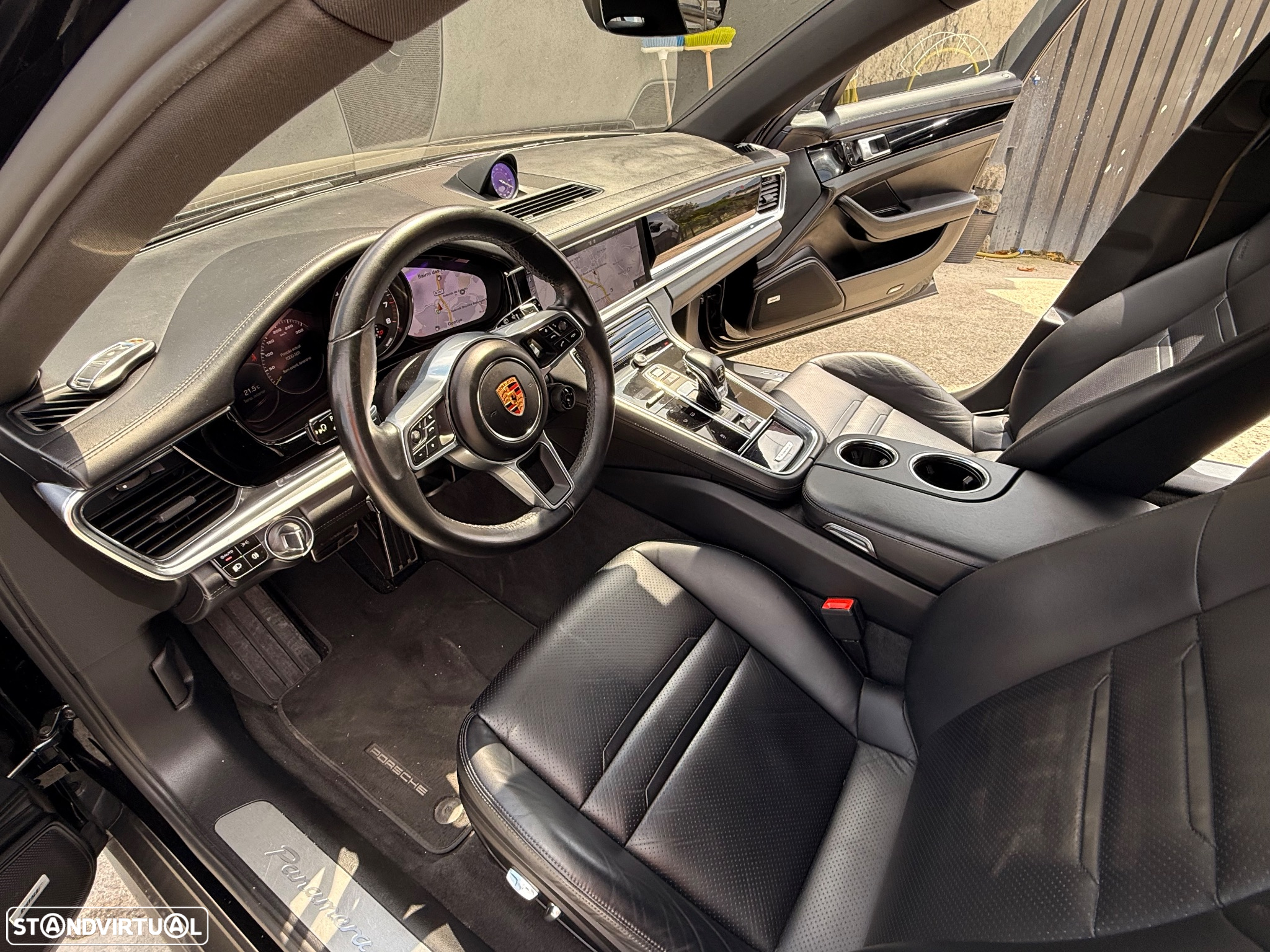 Porsche Panamera Sport Turismo 4 E-Hybrid 10 Years Edition - 42